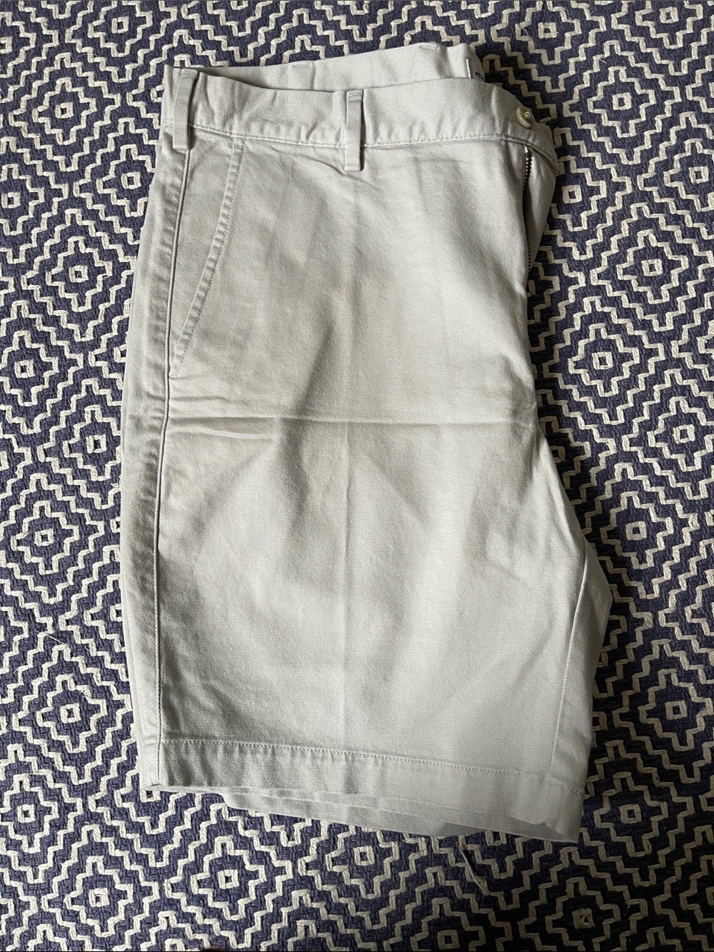 Peter Millar Crown Pilot Twill Shorts – Light Gray | Size 35 | NWT